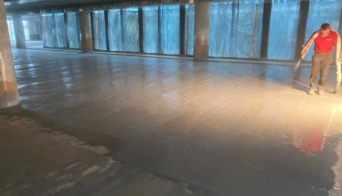 Natrysk polimocznika w biurowcu w Gdańsku na posadzkę powierzchnia 3000 ( (13)