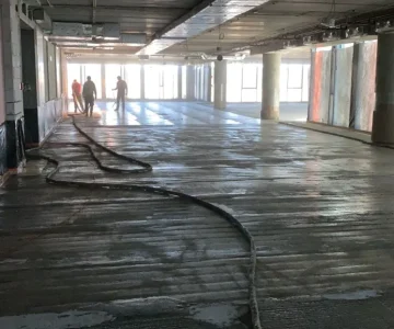 Natrysk polimocznika w biurowcu w Gdańsku na posadzkę powierzchnia 3000 ( (14)